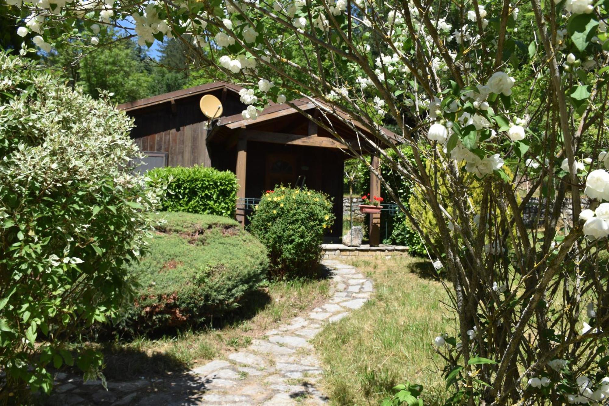 Les Chalets Du Roc Alzon Екстериор снимка